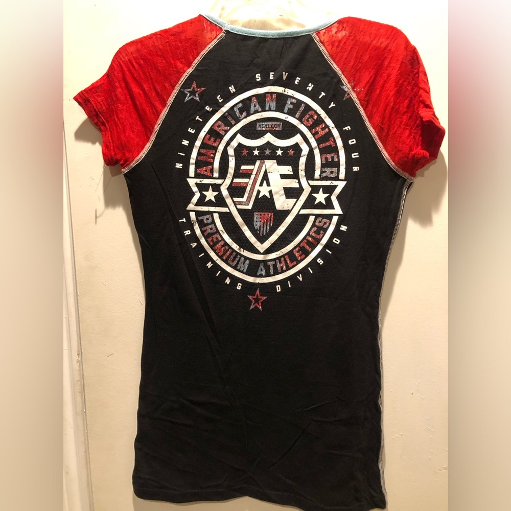 American Fighter  Red and Black Training Tee NWOT - Picture 2 of 6